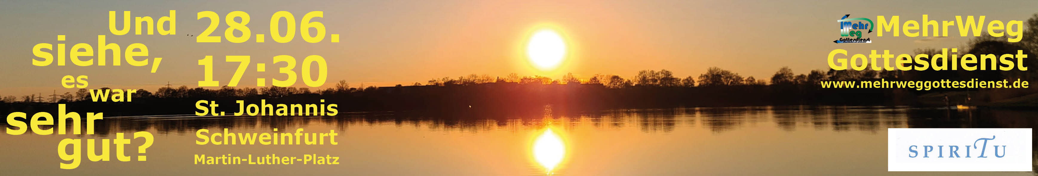 Sonnenuntergang am Baggersee. Die Sonne spiegelt sich im Wasser.